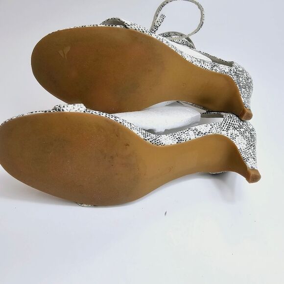 JEFFREY CAMPBELL Anthropologie Wrapped Light Grey Faux Snake Kitten Heel Size 8 - Picture 6 of 11